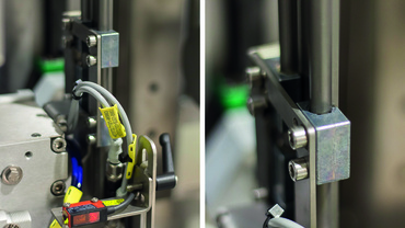 Adjustment of outlet sensor by drylin WS-1040 profile rail and carriage